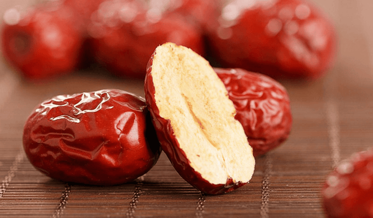 Hướng dẫn cách sử dụng và lợi ích từ táo đỏ Tân Cương sấy khô